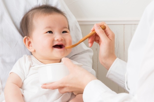 赤ちゃんの口の中
