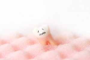 日本人の大人の　80％が歯周病！